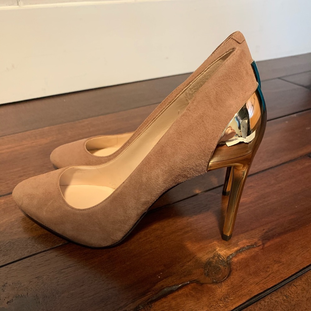 Nine West Pointy Toe Pump- Leather